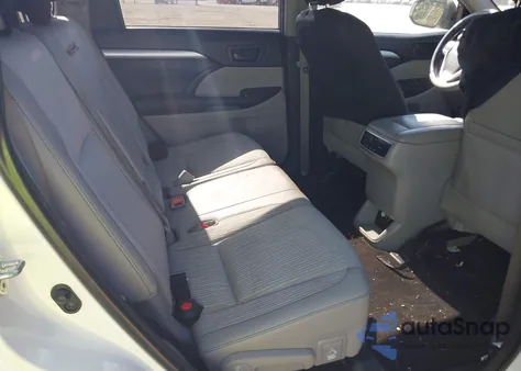 2015 Toyota Highlander Le Plus V6 from USA, damaged, VIN 5TDBKRFH0FS200113